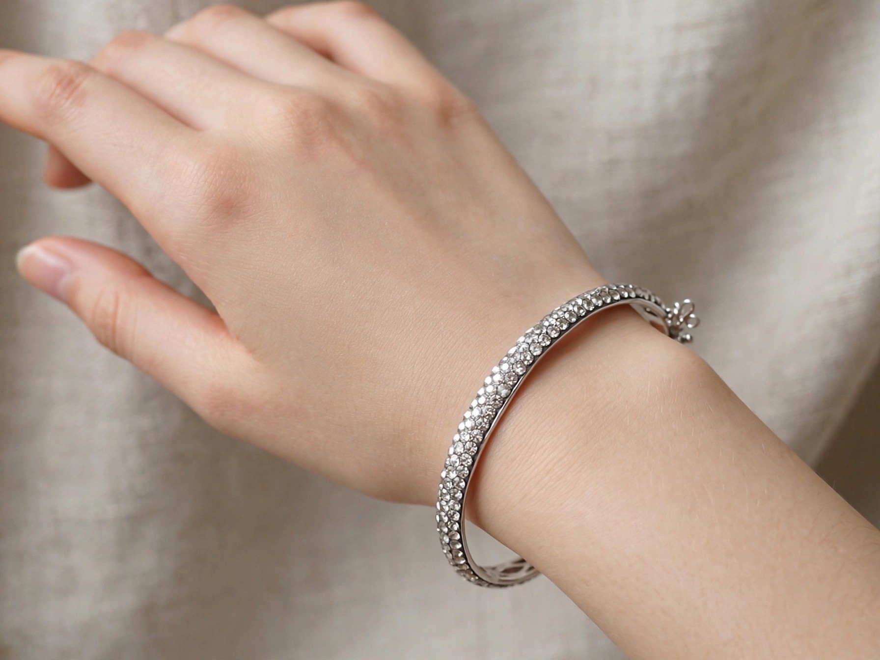 Bracelete em Ouro Branco 18k com Diamante — vista 2