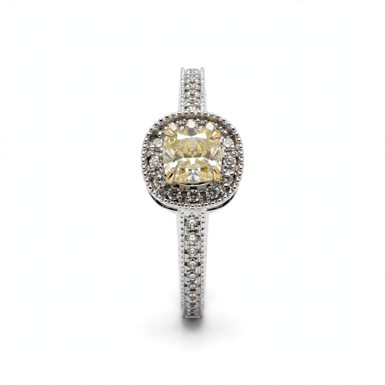 Anel Solitário em Ouro 18k com Diamante
