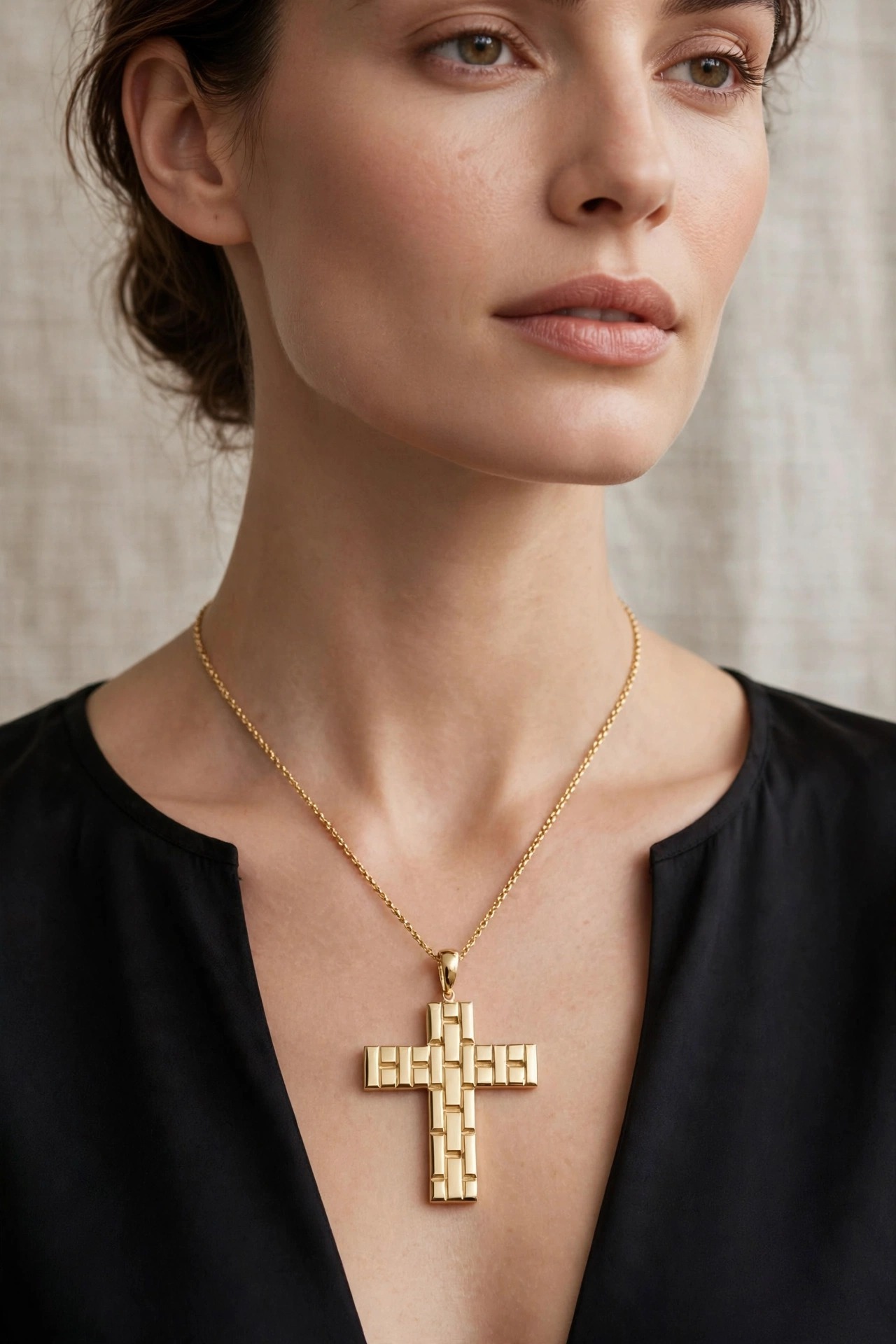 Pingente Cruz em Ouro Amarelo 18k — vista 2
