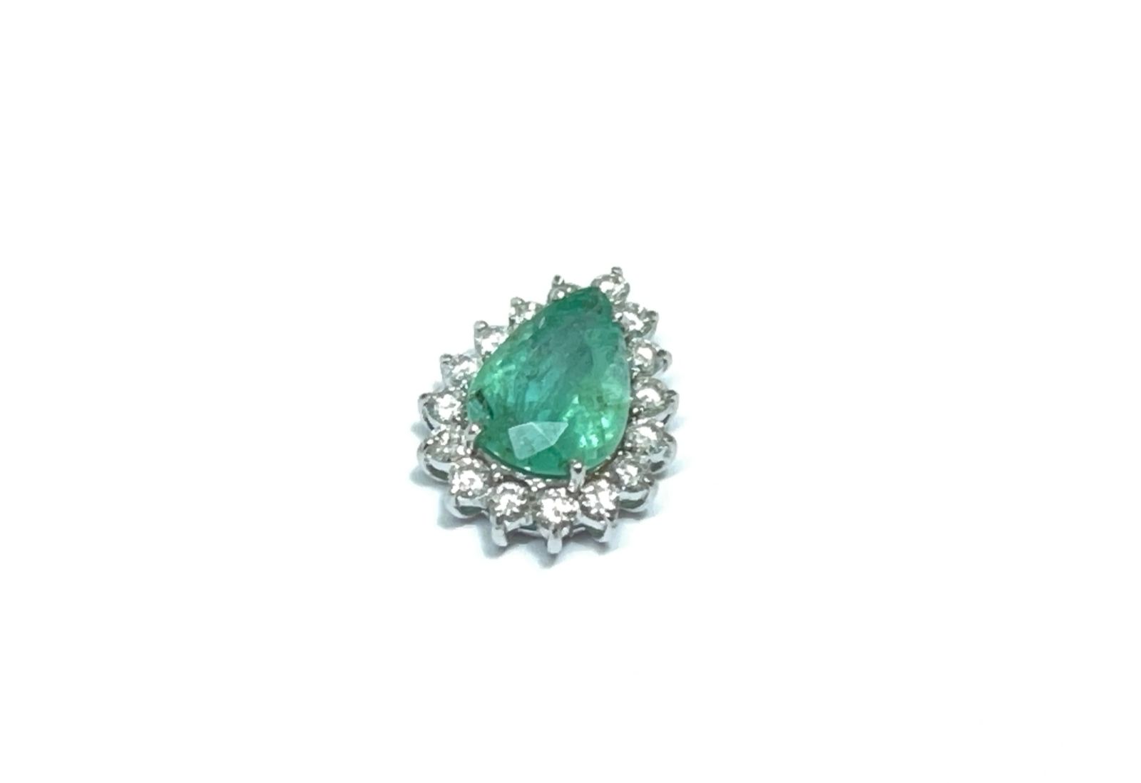 Pingente em Ouro Branco 18k com Diamante e Esmeralda — vista 3