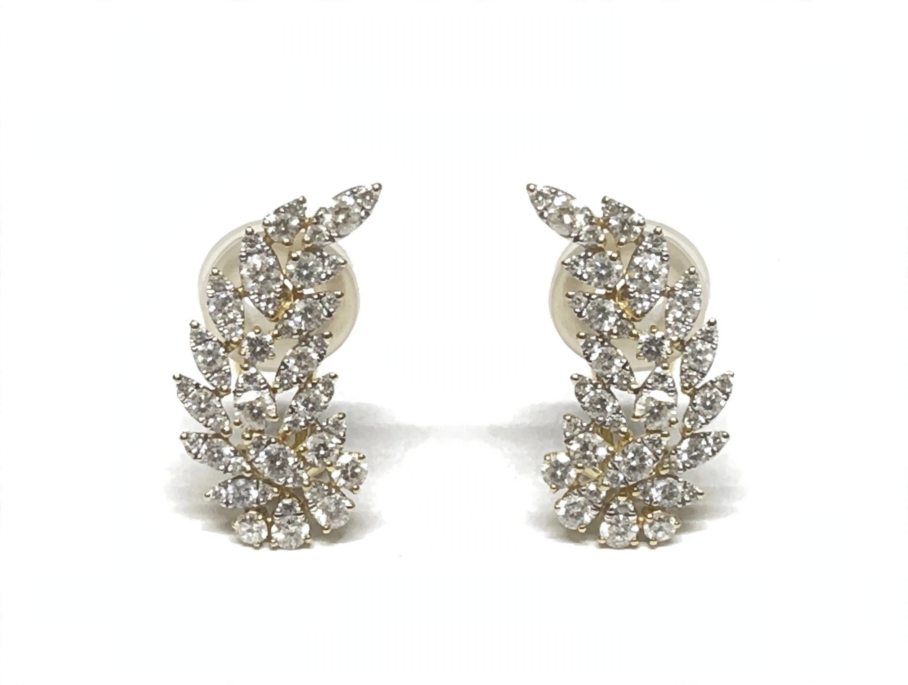 Brinco em Ouro Amarelo 18k com Diamante