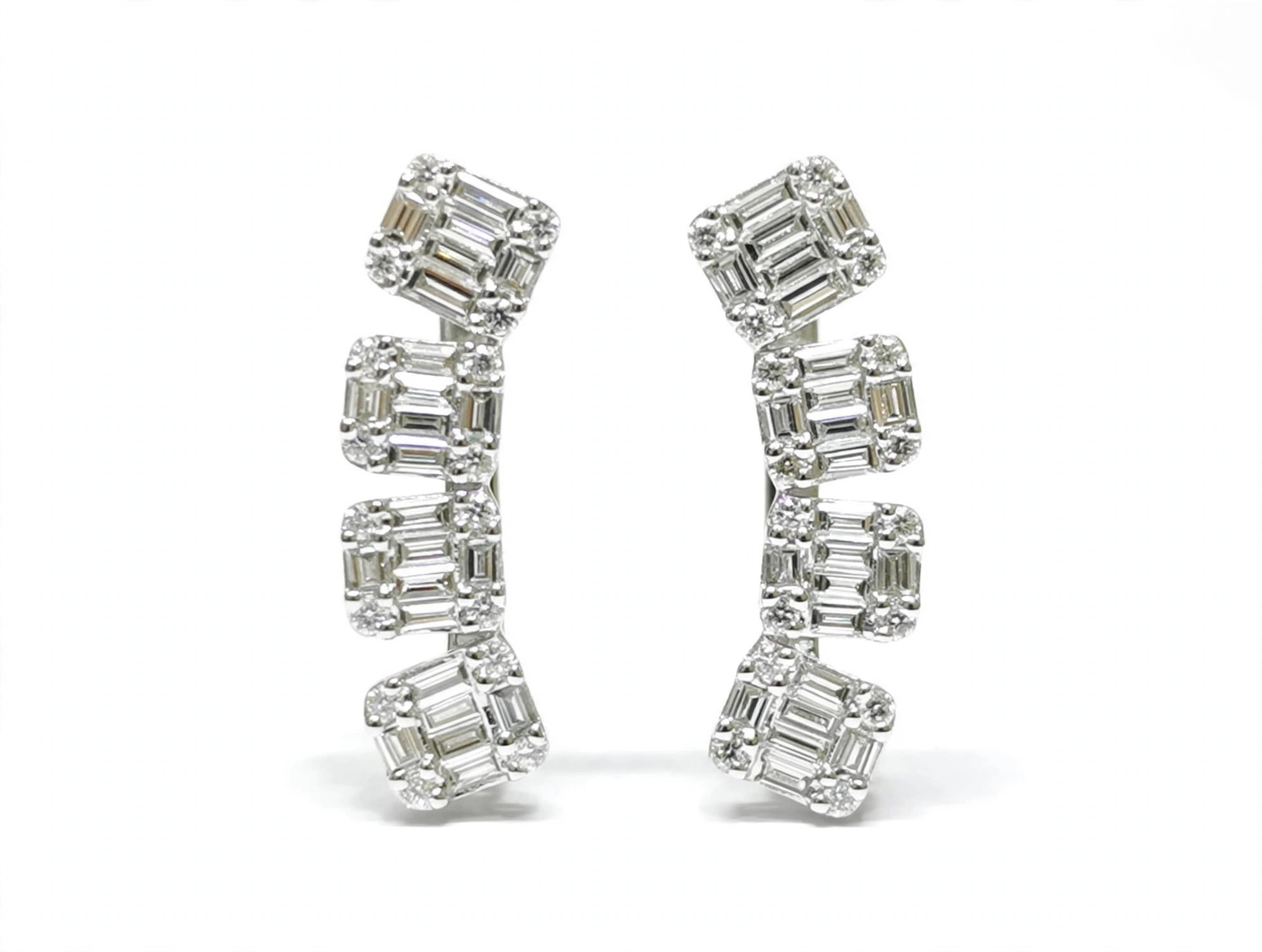 Brinco em Ouro Branco 18k