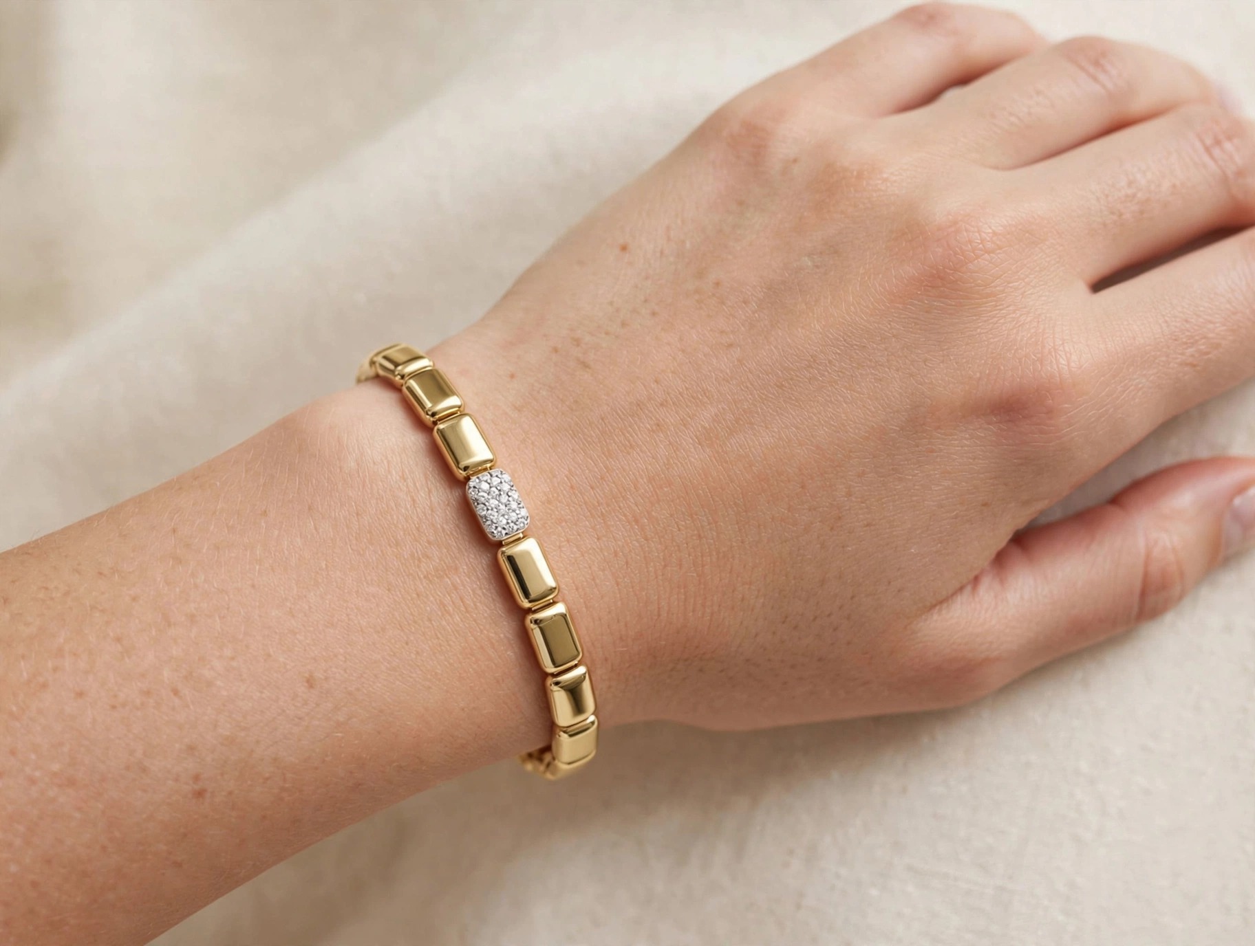 Pulseira em Ouro Amarelo 18k com Diamante — vista 2
