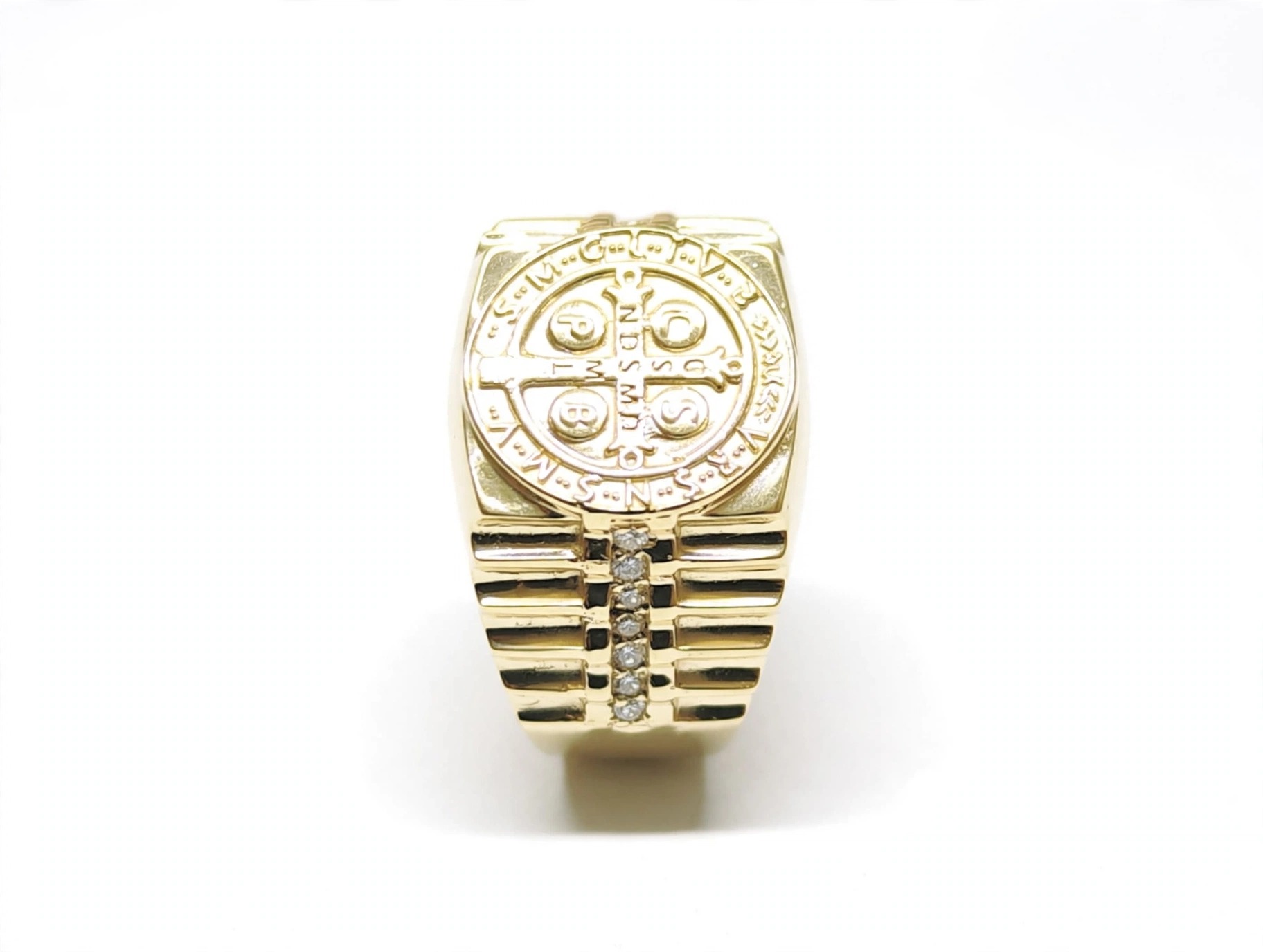 Anel em Ouro Amarelo 18k com Diamante
