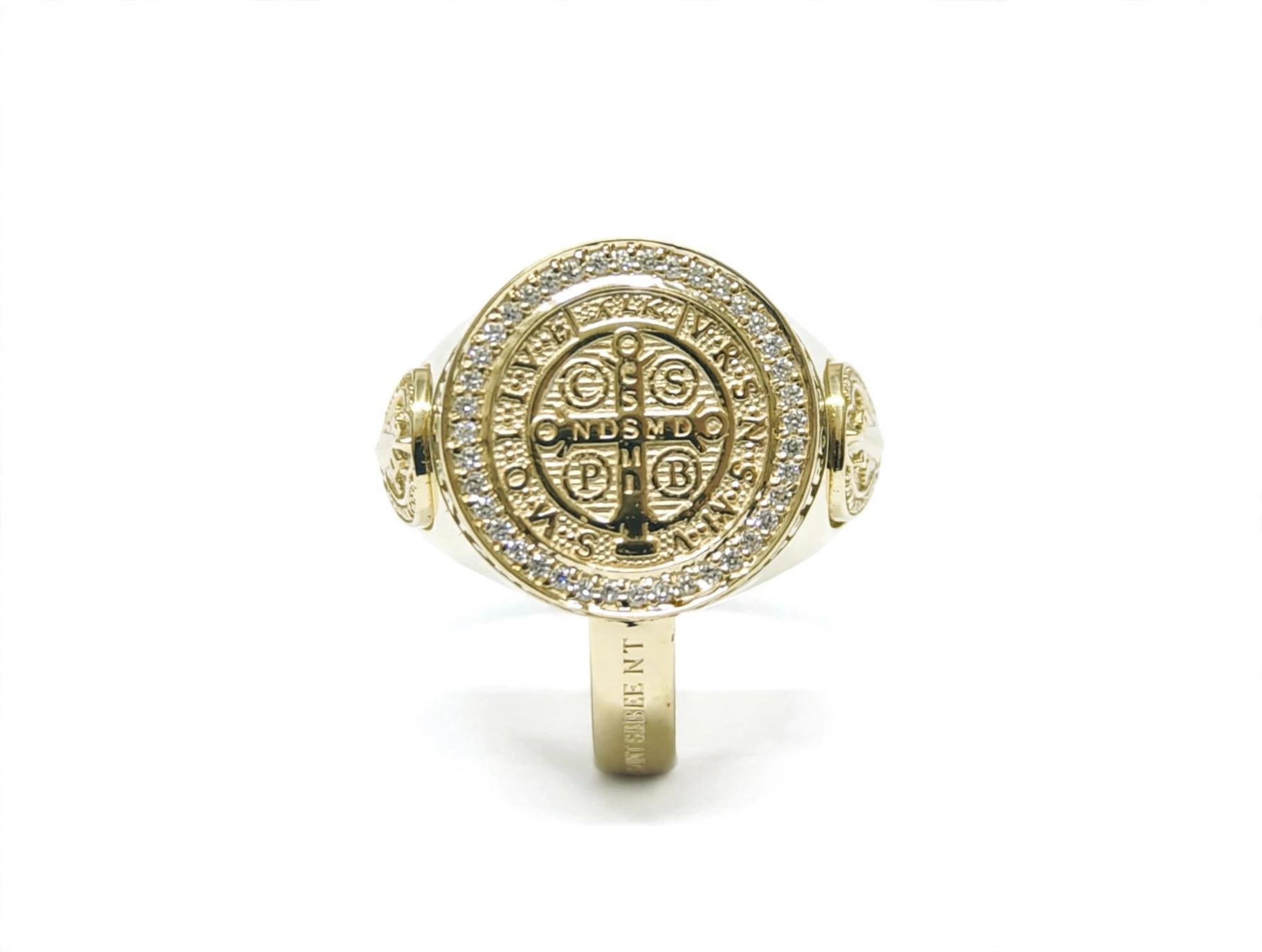 Anel em Ouro Amarelo 18k com Diamante
