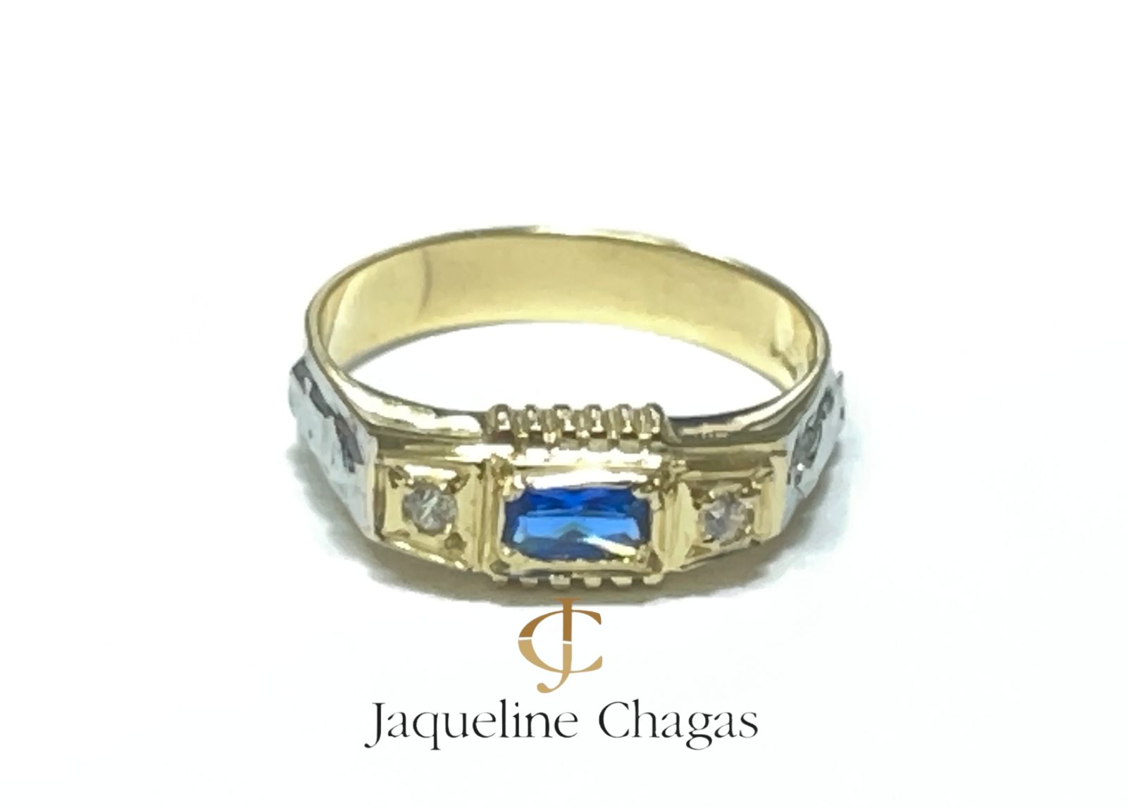 Anel ABC em Ouro Amarelo 18k com Gema Azul Quadrada e Zircônias