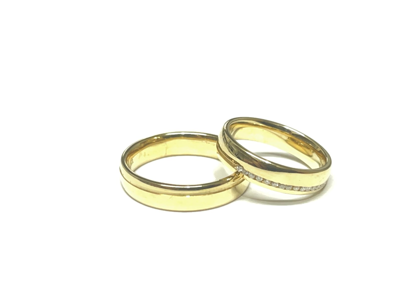 Aliança em Ouro Amarelo 18k com Diamante — vista 3