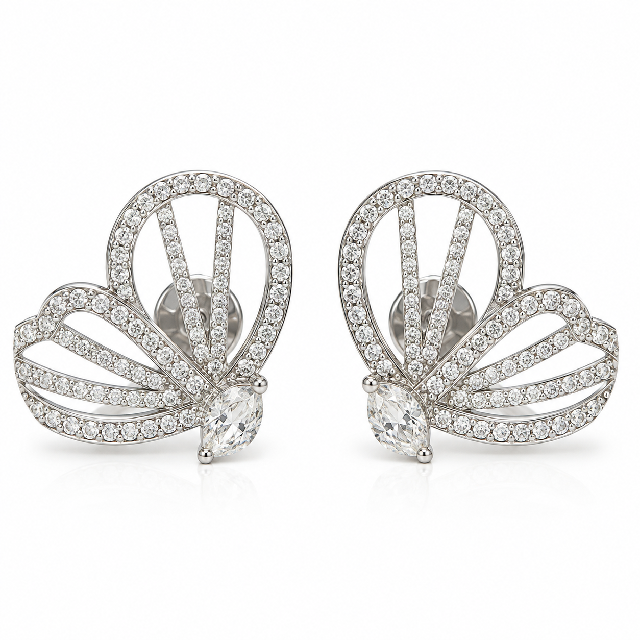 Brinco Borboleta em Ouro Branco 18k com Diamante