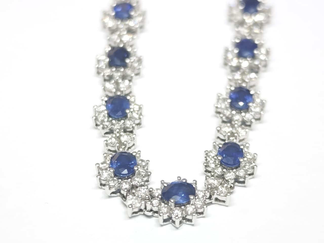 Colar em Ouro Branco 18k com Diamante e Safira — vista 3
