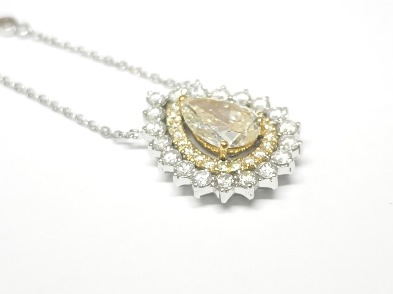 Colar em Ouro Branco 18k com Diamante — vista 3